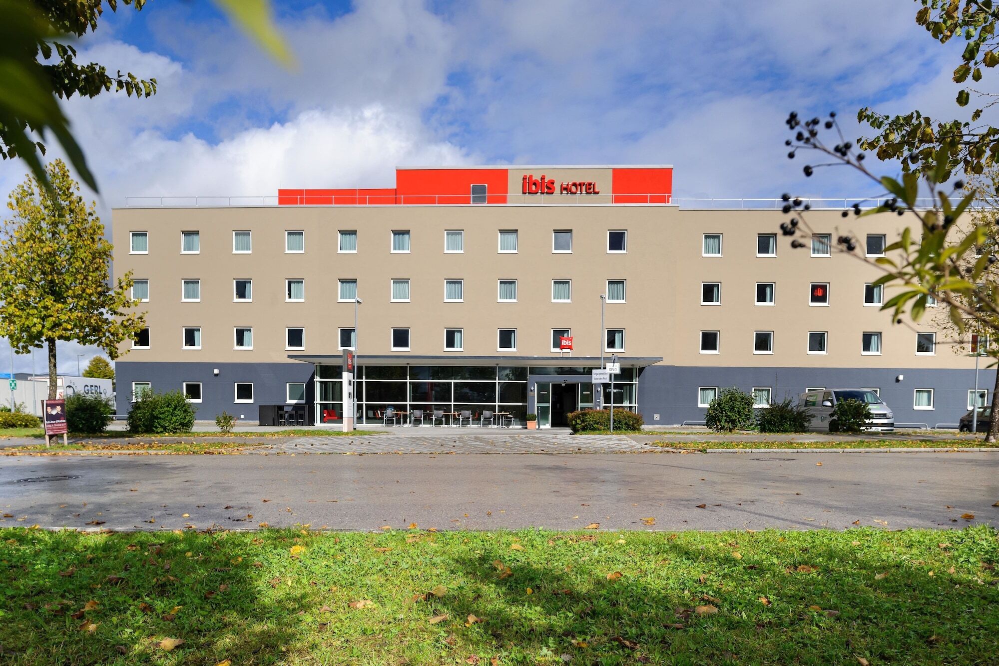 Ibis Hotel Muenchen Messe Фелдкирхен Екстериор снимка